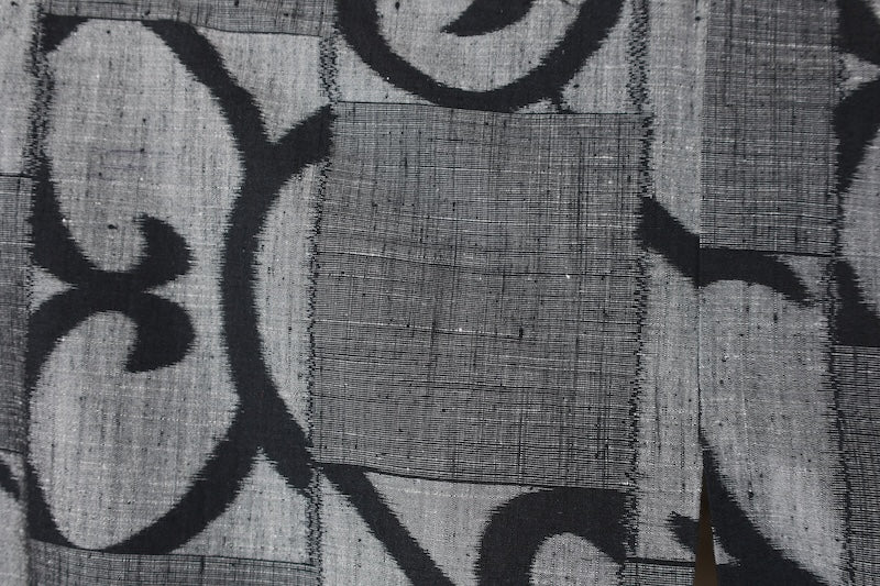 Japanese kimono used Silk pongee, shades of gray and black, arabesque pattern, ikat, handwoven, L75
