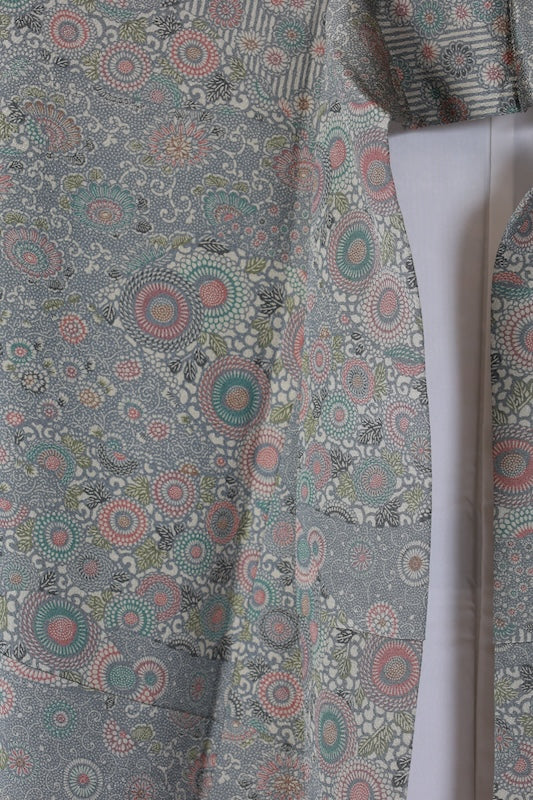 Japanese kimono used <Komon> S-size  silk 100% /B1102
