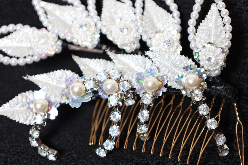 Hair Accessory – Silver, Pearl, Rhinestone pre-owned / D32
