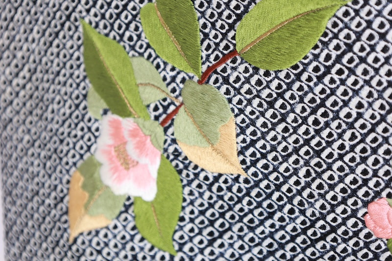 Nagoya obi used (sash) - Black, white, green, brown, golden brown - Shibori (tie-dye) pattern - Camellia design - Embroidery - L107