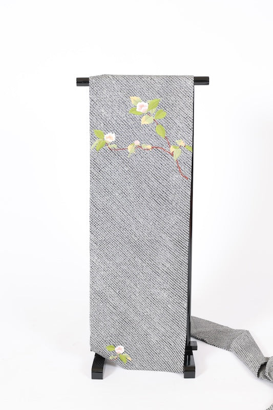 Nagoya obi used (sash) - Black, white, green, brown, golden brown - Shibori (tie-dye) pattern - Camellia design - Embroidery - L107