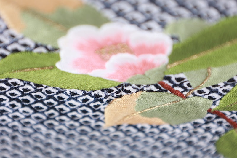 Nagoya obi used (sash) - Black, white, green, brown, golden brown - Shibori (tie-dye) pattern - Camellia design - Embroidery - L107