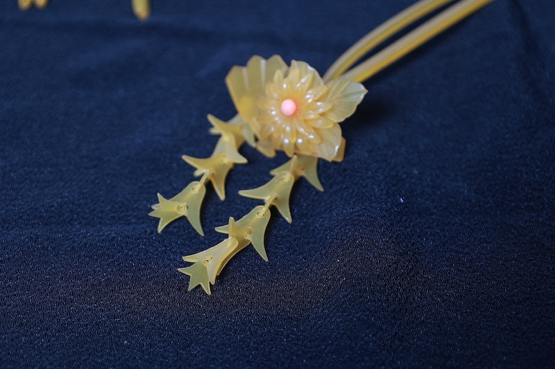 Kanzashi Hair Ornament Set of two pre-owned /D42