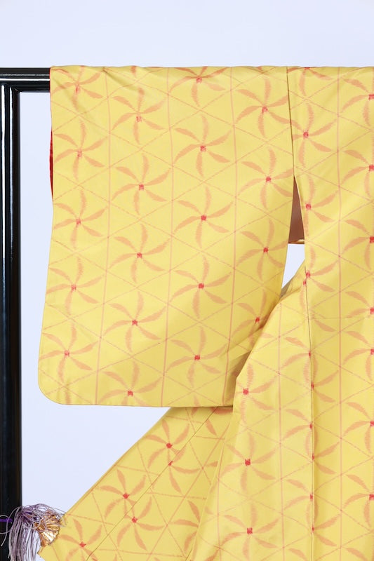 Japanese kimono used Tsumugi silk fabric, yellow, red, brown, ikat pattern, pinwheel design, handwoven, L110