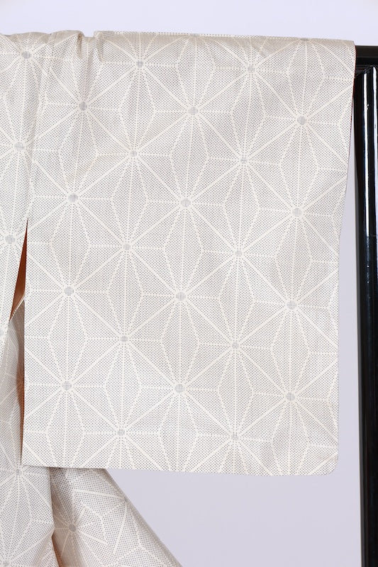 Japanese kimono used Authentic Oshima Tsumugi silk fabric, white and indigo, hemp leaf pattern, L117