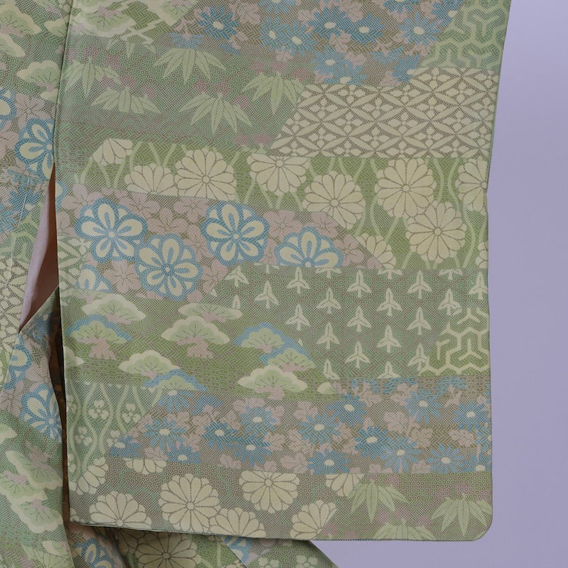 Japanese kimono  (Komon) S-size 100% silk  / 1368