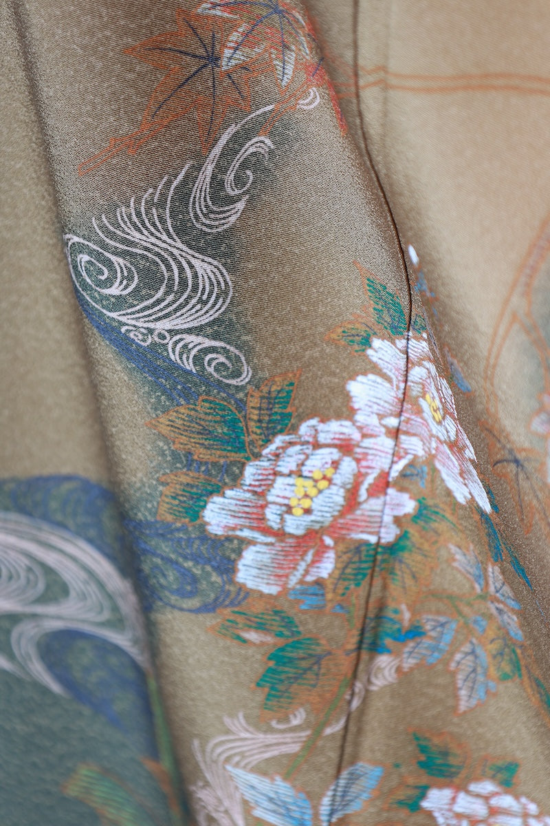 Houmongi kimono Vibrant colors used /R432