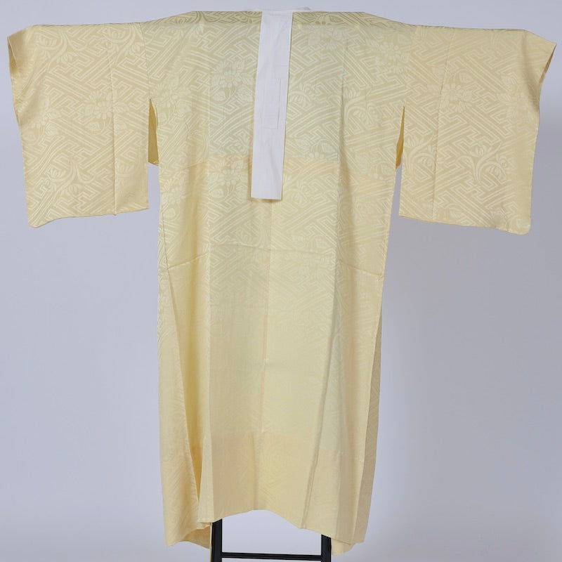 Wear under the kimono undershirt(Nagazyuban)   M-size 100%silk / 1374