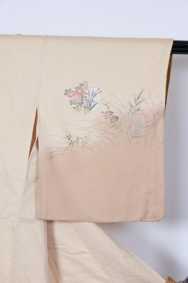 Houmongi kimono cream color gold silver pre-owned /R569