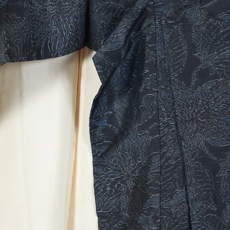 Japanese kimono used <Tsumugi> Ssize  silk 100% /D001
