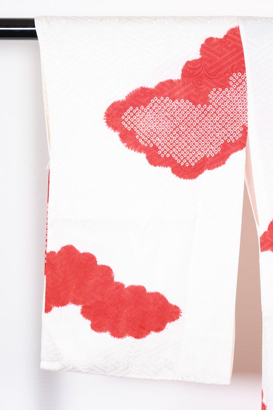 Nagajuban (long under-kimono)　off-white red pre-owned /R576