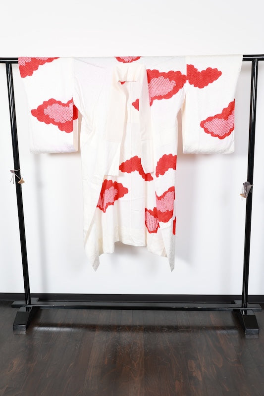 Nagajuban (long under-kimono)　off-white red pre-owned /R576