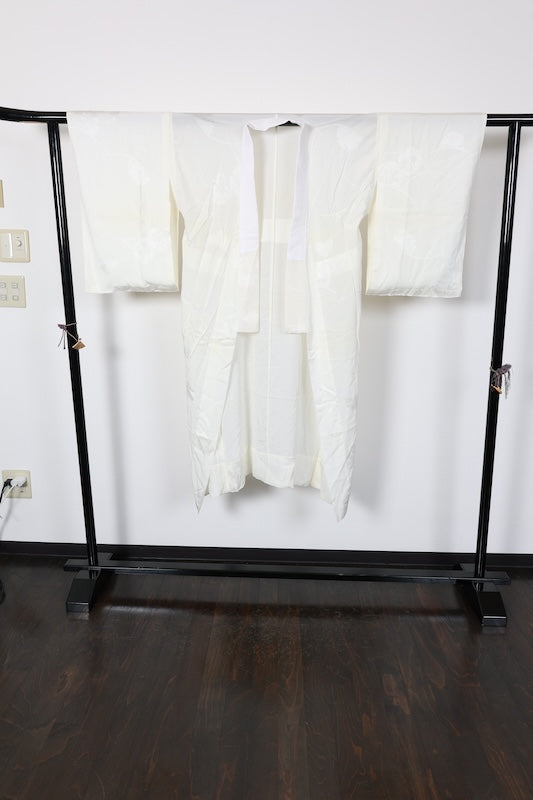 Nagajuban (long under-kimono) white flower pre-owned /R582