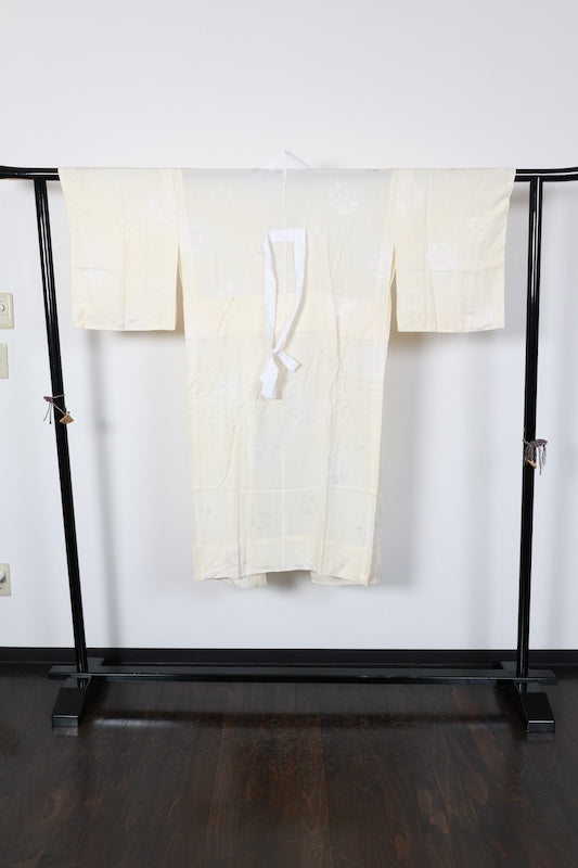 Nagajuban (long under-kimono) Cream-colored flower pre-owned /R585