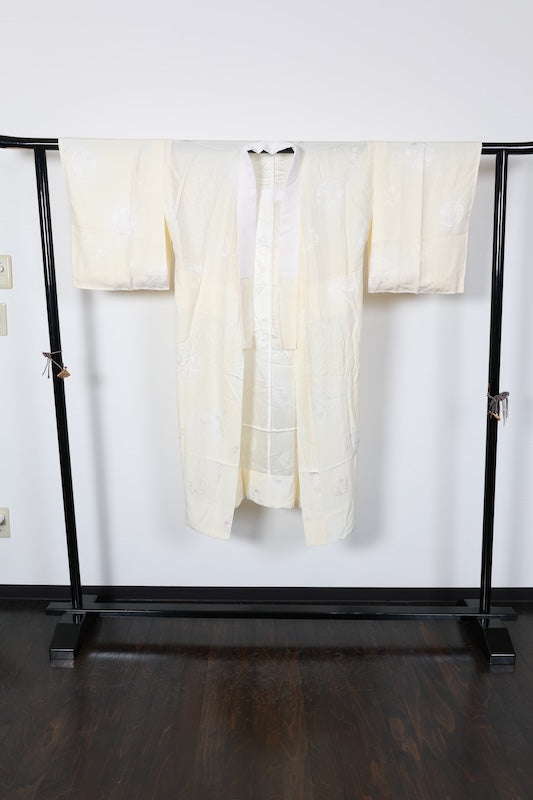 Nagajuban (long under-kimono) Cream-colored flower pre-owned /R585