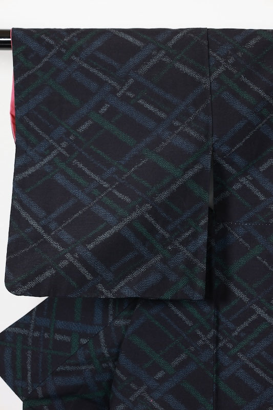 Japanese kimono used <Tsumugi> Ssize  silk 100% /T114