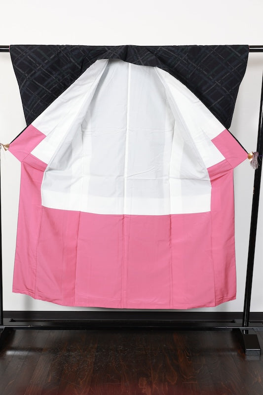 Japanese kimono used <Tsumugi> Ssize  silk 100% /T114