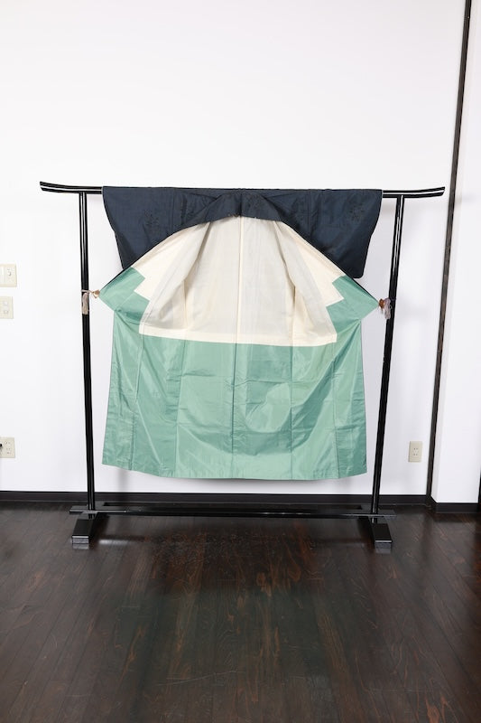 Japanese kimono used <Tsumugi> Ssize  silk 100% /T119
