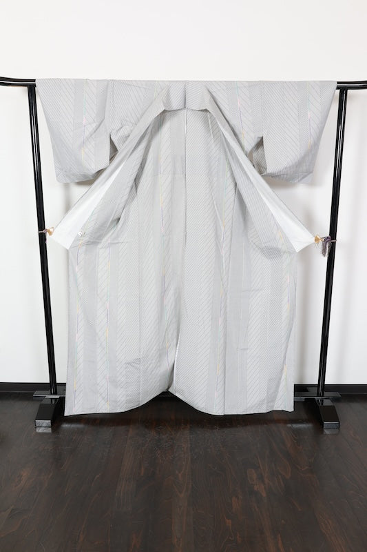Tsumugi kimono Pale gray  Hand-woven pre-owned/R642