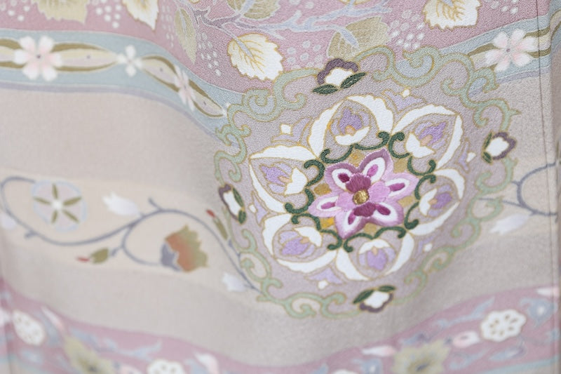 Houmongi kimono white brown embroidery pre-owned /R643