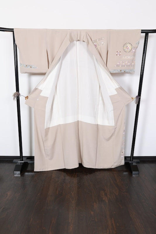 Houmongi kimono white brown embroidery pre-owned /R643