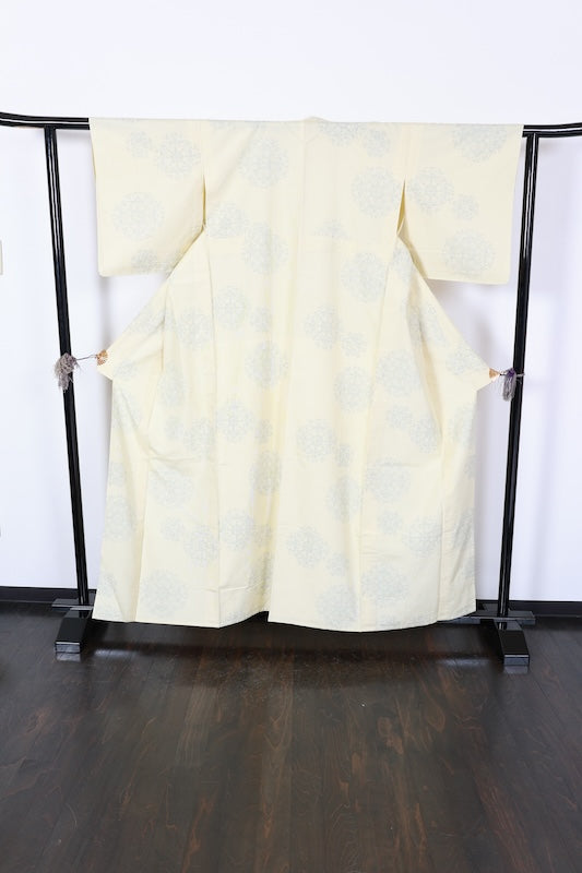 Tsumugi kimono Lemon yellow, blue flower pre-owned/R639