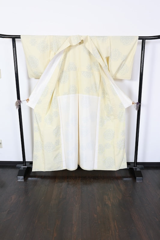 Tsumugi kimono Lemon yellow, blue flower pre-owned/R639