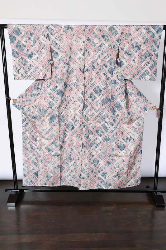 Japanese kimono used(komom)SizeM silk100%/A526