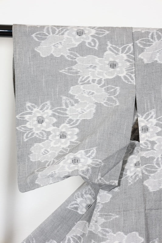 Komon kimono gray white flower pre-owned /R637