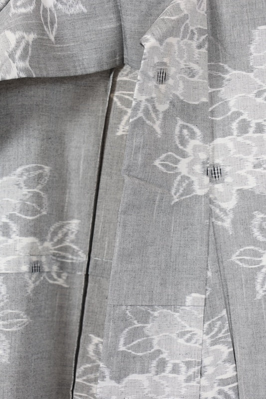 Komon kimono gray white flower pre-owned /R637