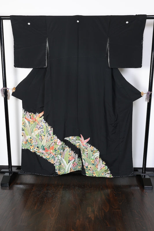 Kurotomesode kimono white red gold green embroidery New, unused item /AZ179