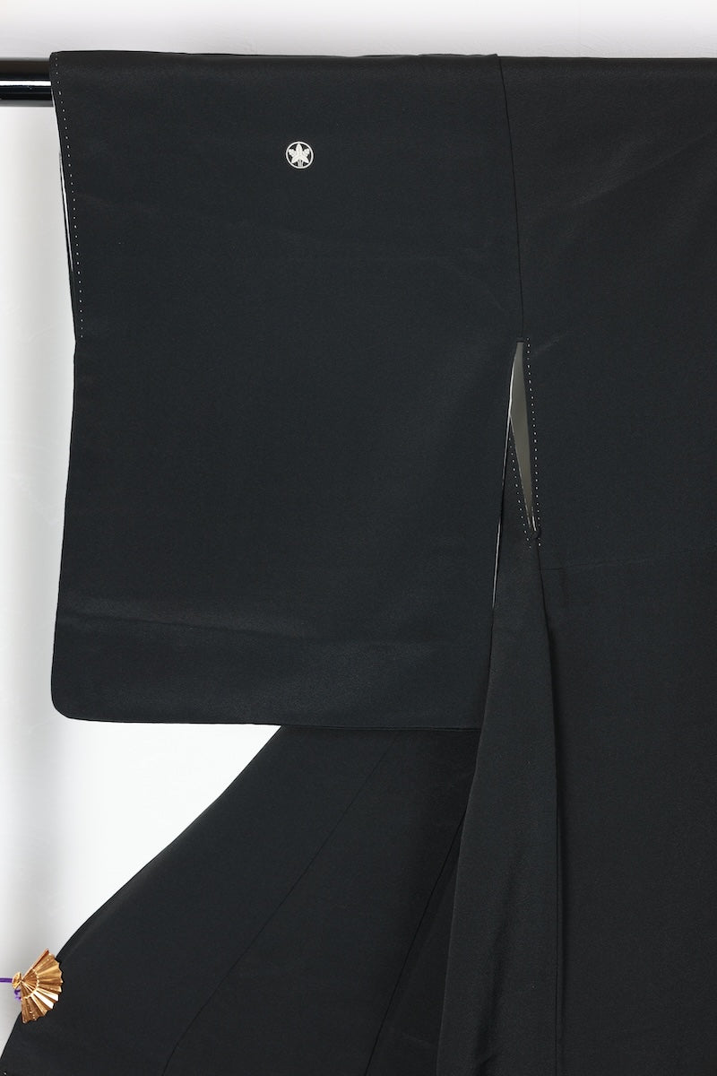 Kurotomesode kimono white gold pre-owned /AZ175