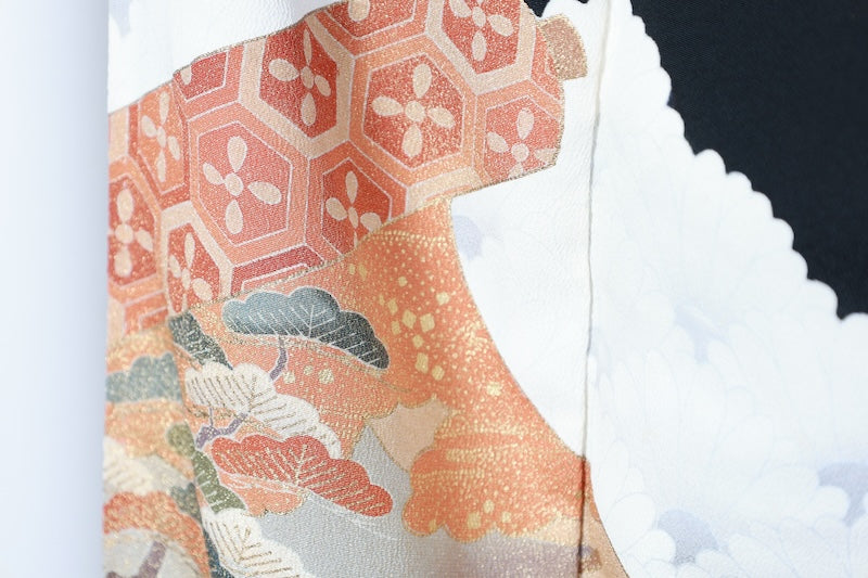 Kurotomesode kimono white gold pre-owned /AZ175