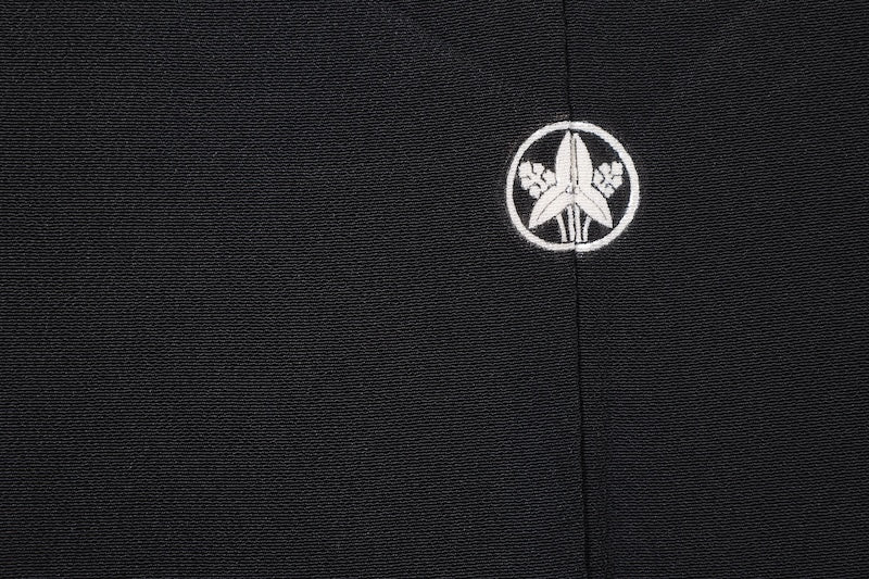 Kurotomesode kimono white gold pre-owned /AZ175