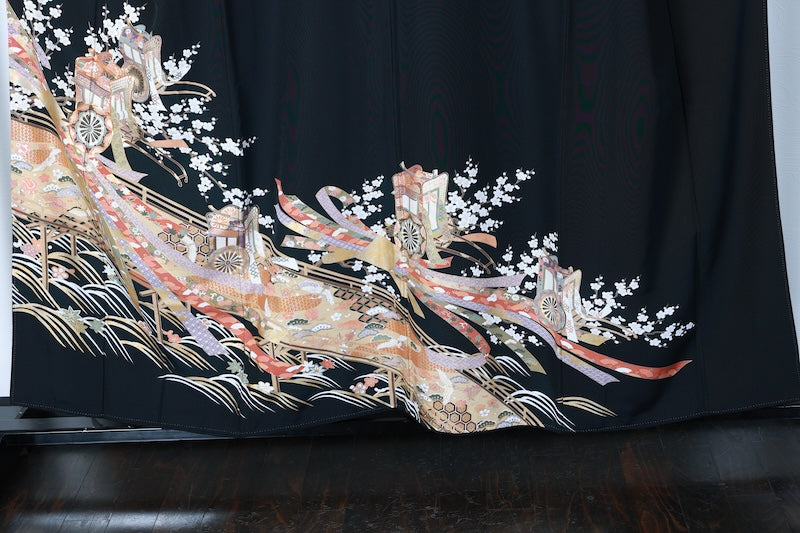 Kurotomesode kimono gold green crane pre-owned /AZ167
