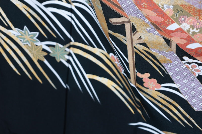 Kurotomesode kimono gold green crane pre-owned /AZ167
