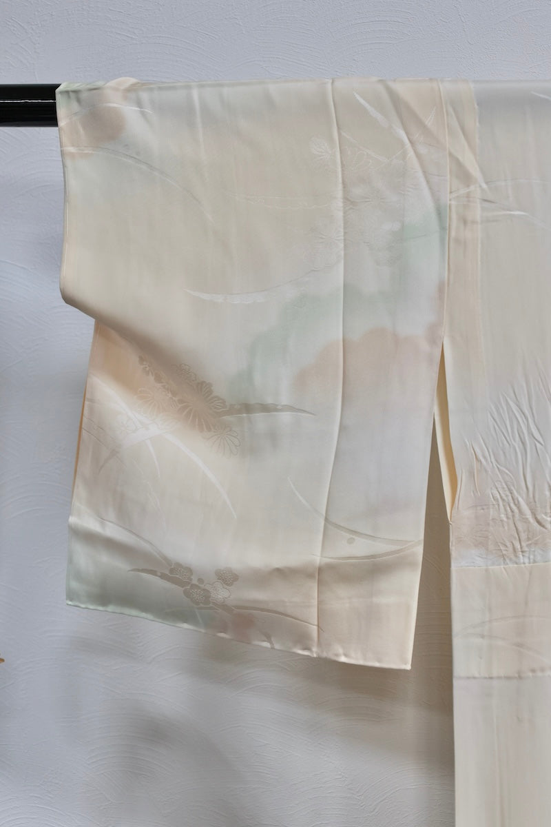 Nagajuban (long under-kimono) beige light green pre-owned /AZ46