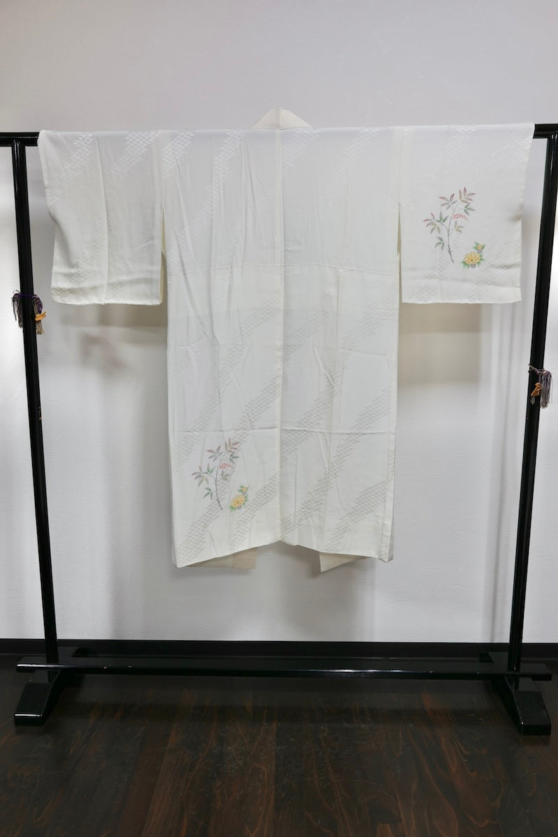 Nagajuban (long under-kimono) white yellow pre-owned /AZ31
