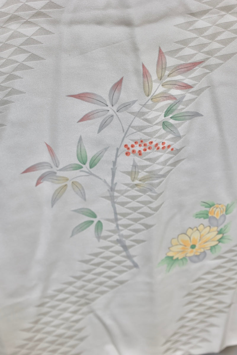 Nagajuban (long under-kimono) white yellow pre-owned /AZ31