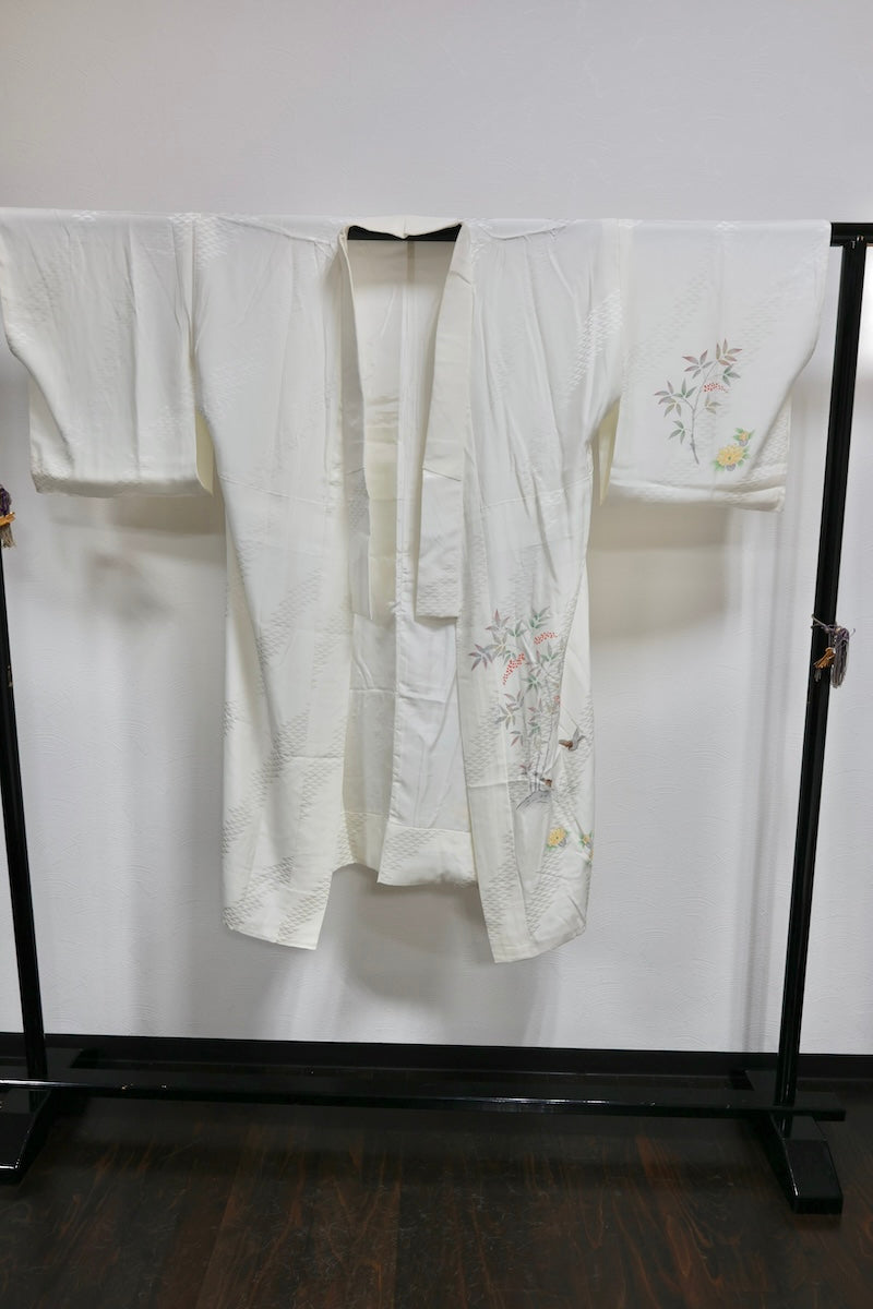 Nagajuban (long under-kimono) white yellow pre-owned /AZ31