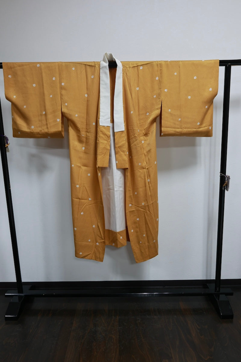 Nagajuban (long under-kimono) brown white pre-owned /AZ23