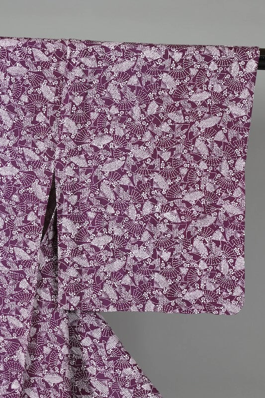 Summer Kimono used ( silk fabric), ro (black), purple and white, fan and flower pattern, L148
