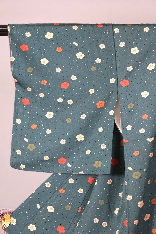 Japanese  kimono, brand new and unused. Colors: brown, green, beige, vermilion, floral pattern. L147