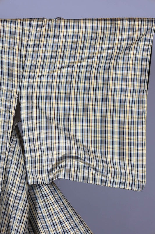 Japanease kimono used Oshima Tsumugi silk fabric, black, yellow, reddish-brown checkered pattern, L138