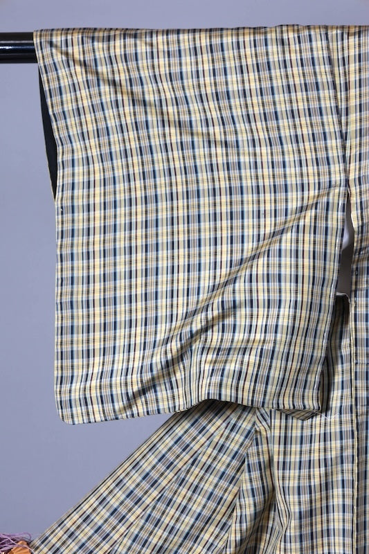 Japanease kimono used Oshima Tsumugi silk fabric, black, yellow, reddish-brown checkered pattern, L138