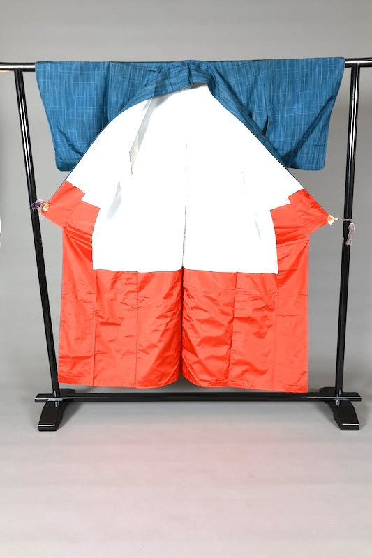 Japanese kimono used Tsumugi silk fabric, varying shades of blue, checkered pattern, sashiko stitching, L137