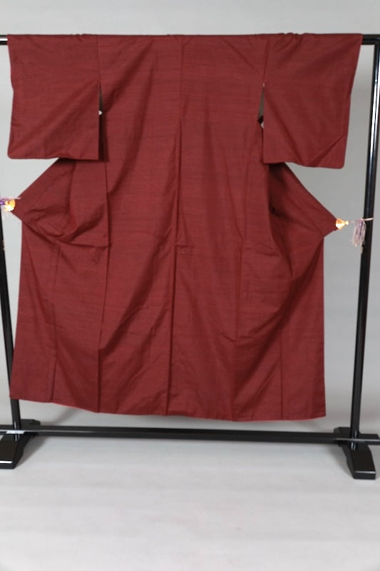 Japanese kimono used Hon-Yuki Tsumugi silk fabric, reddish-brown, hand-spun on a high loom, L135