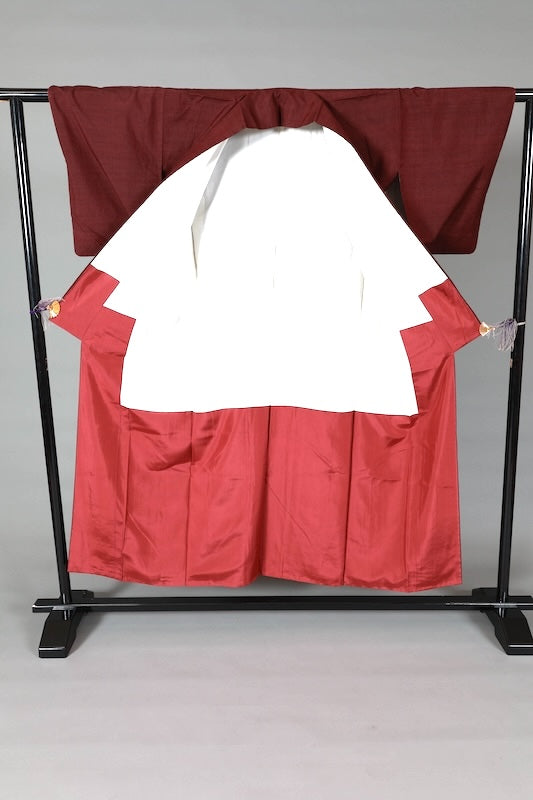 Japanese kimono used Hon-Yuki Tsumugi silk fabric, reddish-brown, hand-spun on a high loom, L135