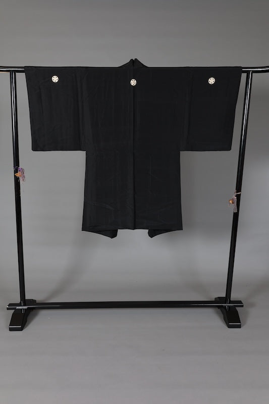Men's Haori used(jacket), Black, Five-crest design (Maru ni Umebachi), Habutae silk, L162