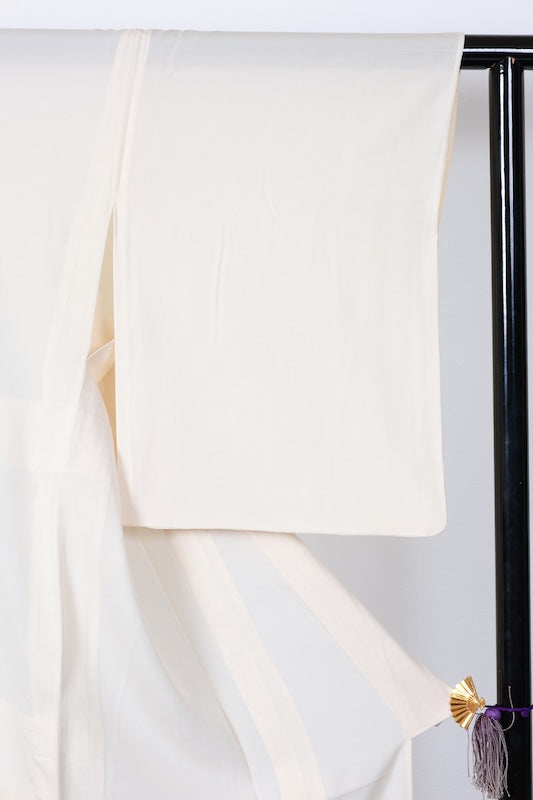 Summer formal kimono used (Houmongi), ro silk, off-white, purple, indigo, green, white, gold, floral pattern, embroidered crest of mandarin oranges in a circle, L183